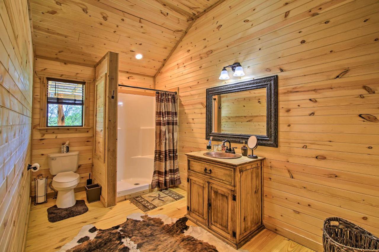 Rustic-Chic Country Cabin - 10 Mi To Main Street! Фредериксберг Экстерьер фото