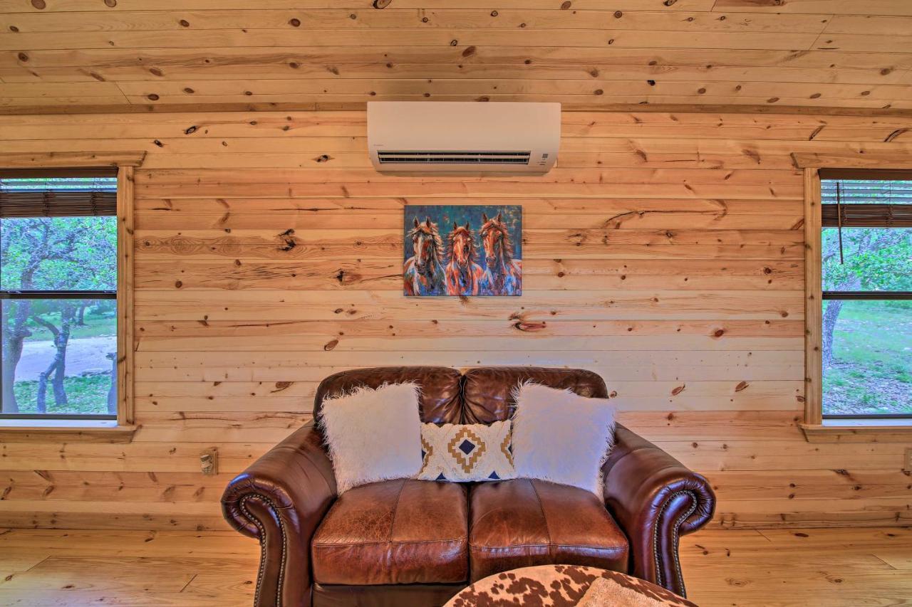 Rustic-Chic Country Cabin - 10 Mi To Main Street! Фредериксберг Экстерьер фото
