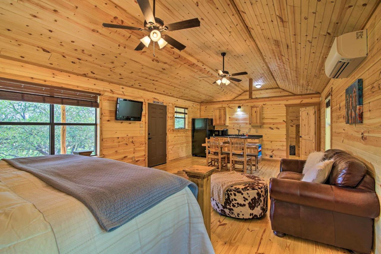 Rustic-Chic Country Cabin - 10 Mi To Main Street! Фредериксберг Экстерьер фото