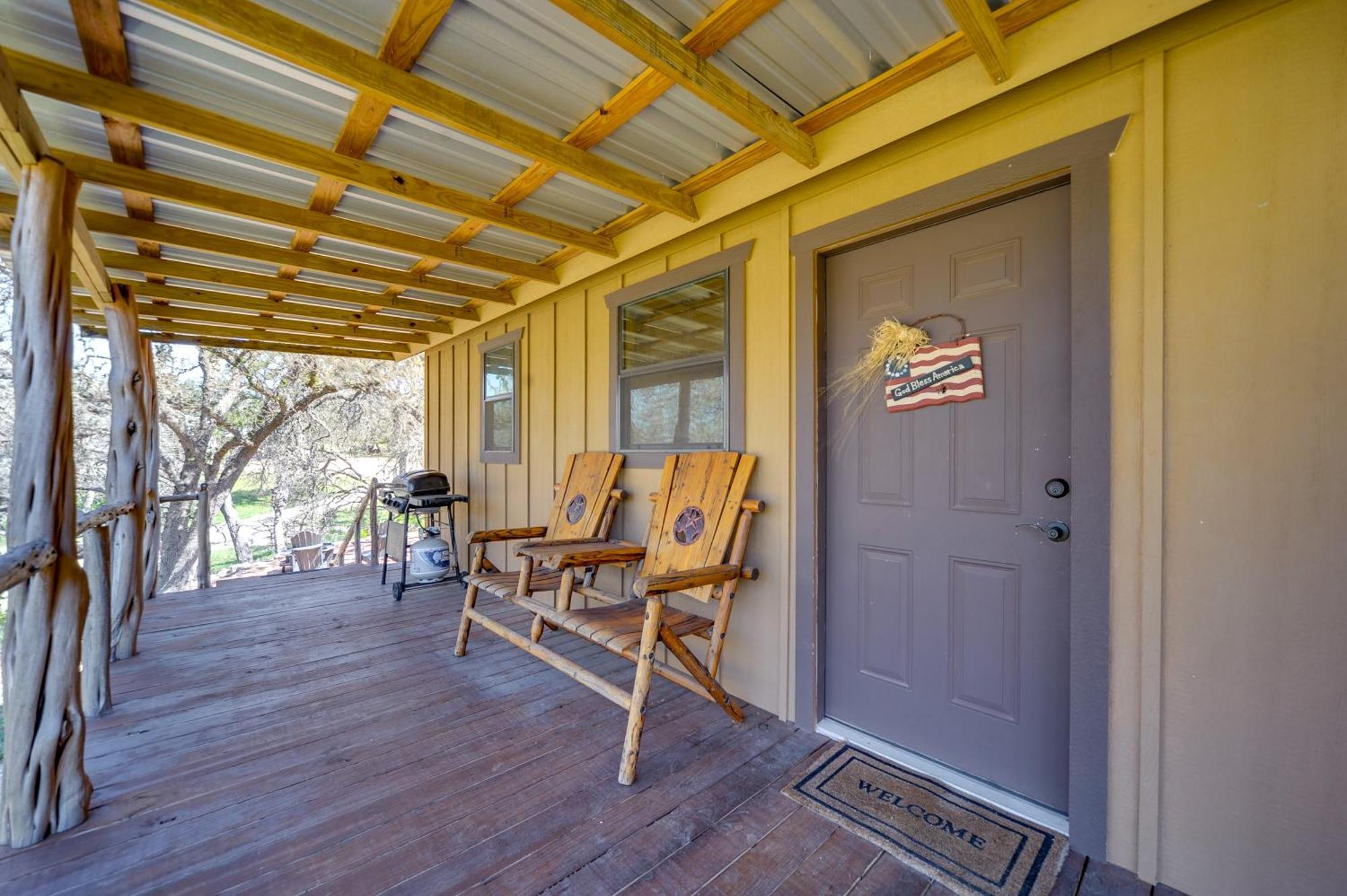 Rustic-Chic Country Cabin - 10 Mi To Main Street! Фредериксберг Экстерьер фото