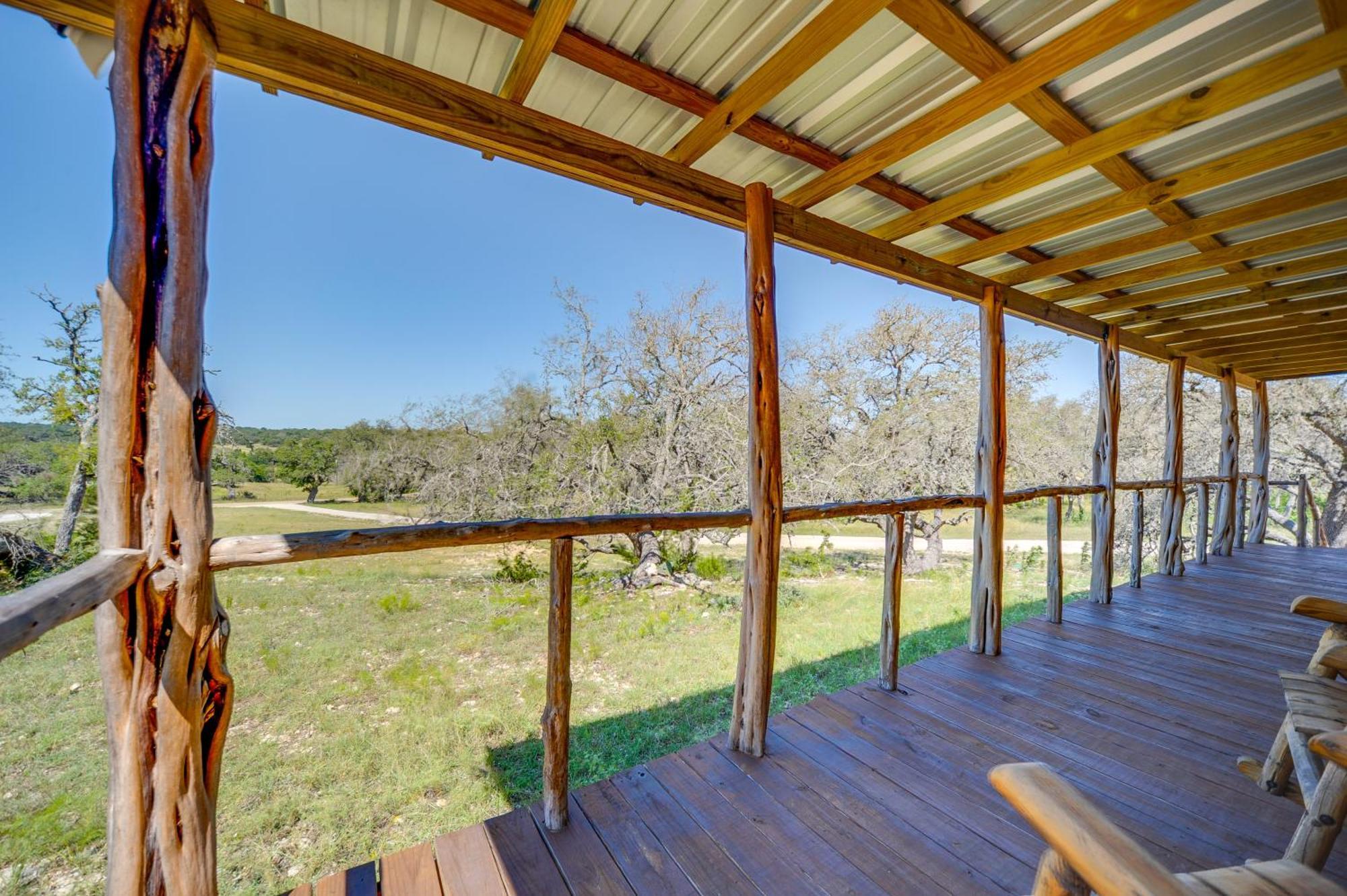 Rustic-Chic Country Cabin - 10 Mi To Main Street! Фредериксберг Экстерьер фото