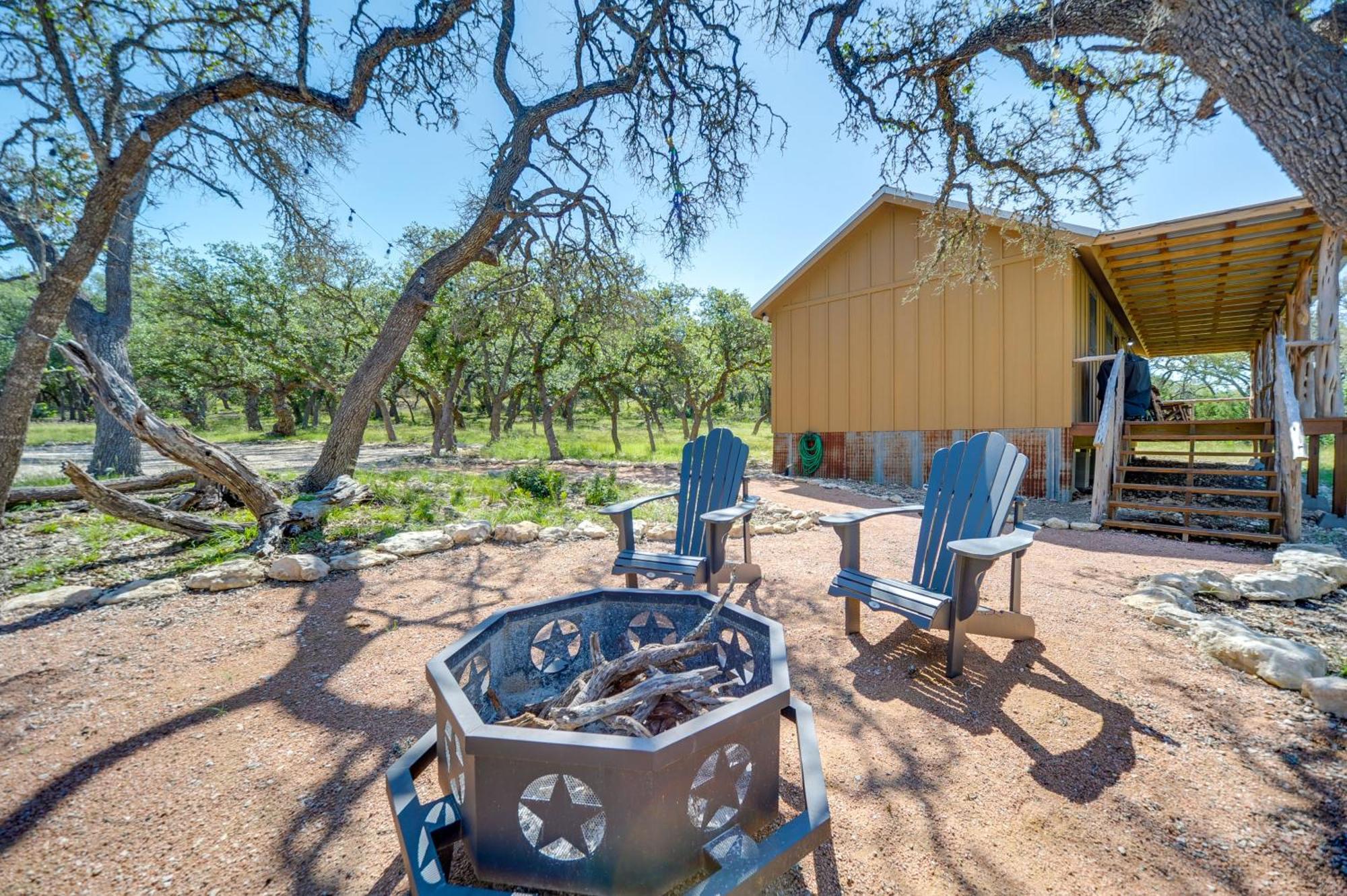 Rustic-Chic Country Cabin - 10 Mi To Main Street! Фредериксберг Экстерьер фото